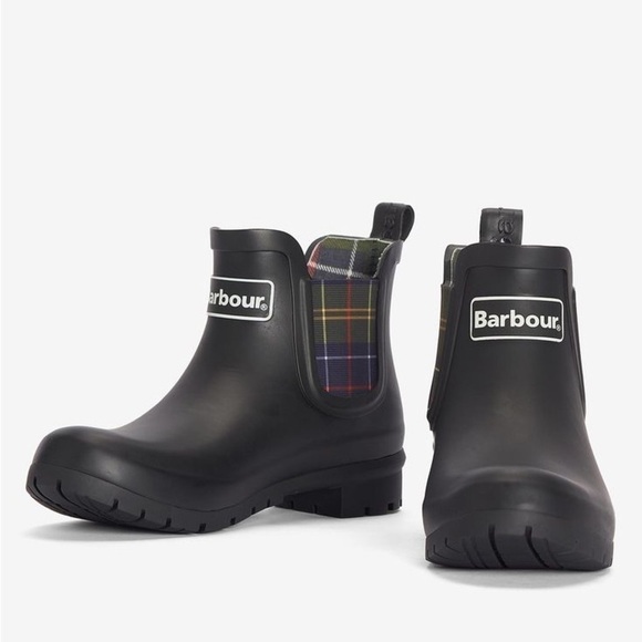 LIKE NEW BARBOUR Boots! - Picture 1 of 10